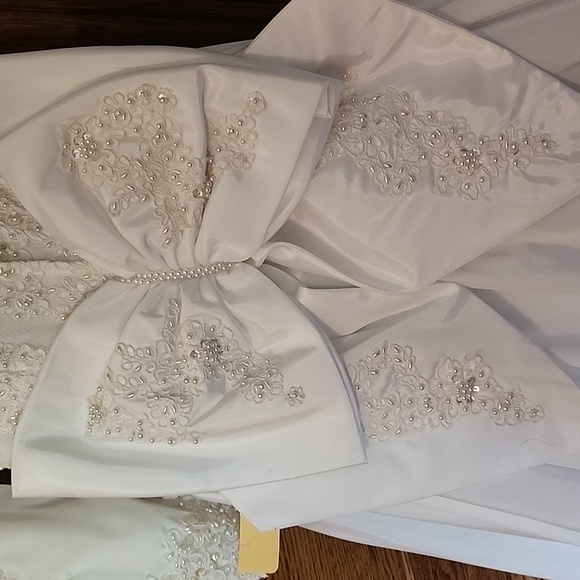 Vintage Victorian wedding gown NWT size 10 long train sold as is - Picture 7 of 13